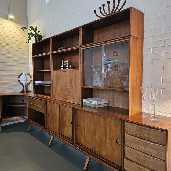 Image 1 of Sideboard-Wandschrank mit Kreuzbeinen