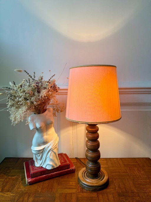 Lampvoet van gedraaid hout