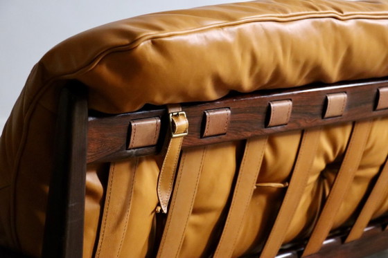 Jean Gillon Rodeio bank voor Italma Wood Art, Brazilië, 1965 – 3-5 zitsbanken, Leather, Vintage (photo 13 of 17)
