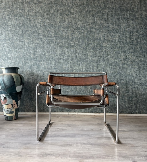 Vintage Marcel Breuer, sedia Wassily, patinata, Italia - anni '60