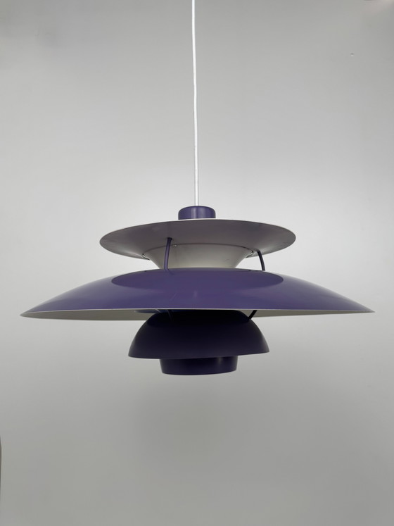Image 1 of Lampada a sospensione Louis Poulsen PH 5 – Iconica classica del design danese in viola