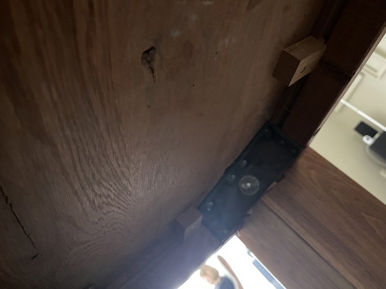 Image 1 of Moderner Esstisch aus massiver europäischer Eiche