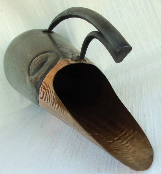 Brocca/vaso vintage francese di metà secolo in rame martellato e metallo nero (anni '50-'60) – Jean Goardere (photo 7 of 8)