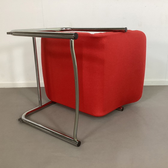 Image 1 of Poltrona con struttura tubolare dal design vintage