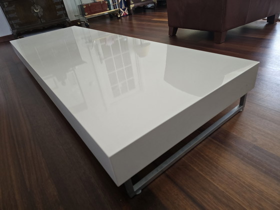 Image 1 of Magnifique table basse design laquée blanche élégante