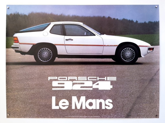Image 1 of 🏁 Porsche 924 “Le Mans” – 1980 – Originele dealerposter | 102 × 76 cm | Duitsland