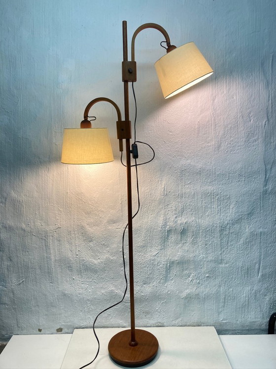 Image 1 of Domus dubbele booglamp van teakhout, design uit de jaren 70.