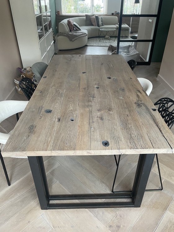 Image 1 of Tafel eikenhouten wagonplanken met stalen poten