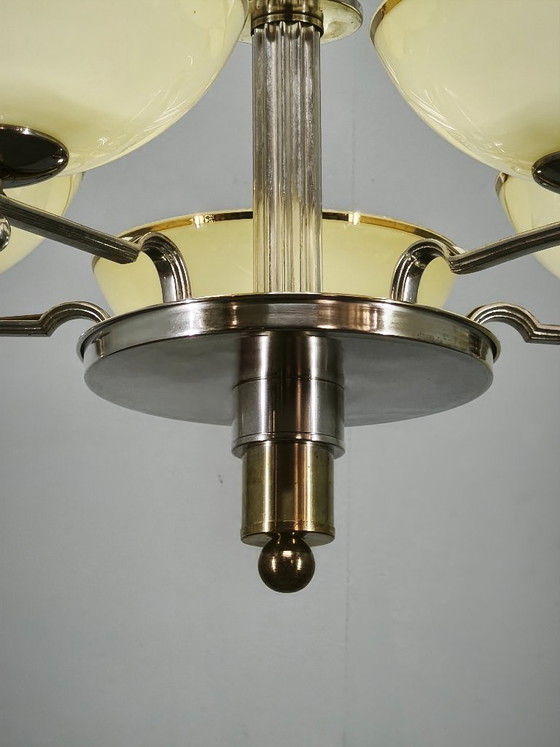 Image 1 of Lustre Art Déco tchèque des années 1930 en nickel avec abat-jour en verre champagne