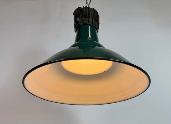 Image 1 of Lámpara colgante industrial francesa de esmalte de petróleo de Sammode, década de 1950.