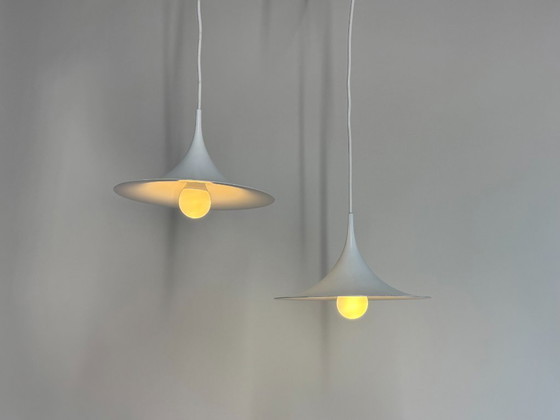 Image 1 of 2 lámparas colgantes con forma de sombrero de bruja de Fog and Morup