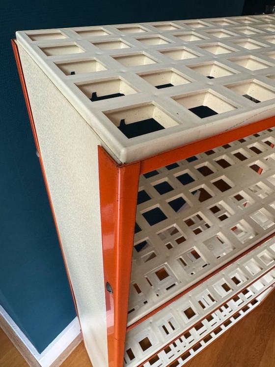 Image 1 of Twee vintage wand kasten