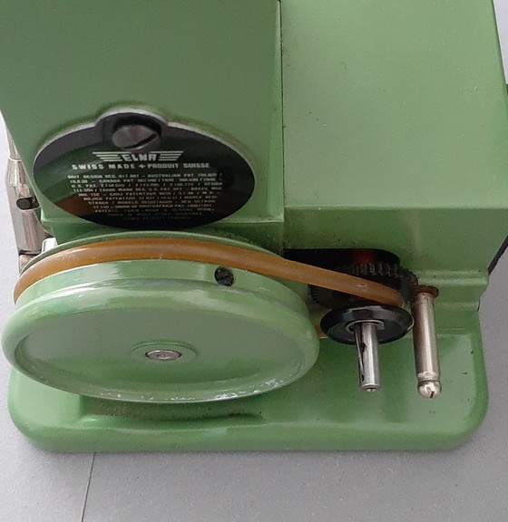 Image 1 of Industriële Vintage Naaimachine Elna "Grasshopper"