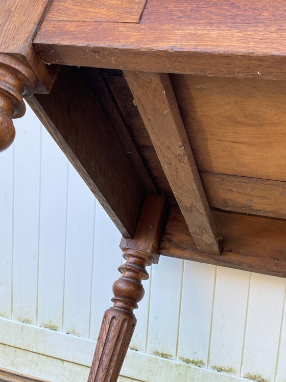 Image 1 of Schreibtisch mit 2 Schubladen, massive Eiche, 130 x 71 cm