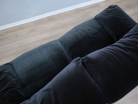 Image 1 of Divano Maralunga a 2 posti in velluto a righe Cassina anni '80