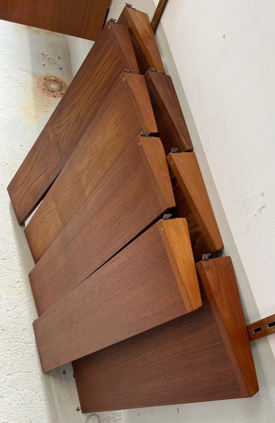 Image 1 of Sistema di scaffali in teak di Kai Kristiansen, Felballes Møbler. Set di 8.