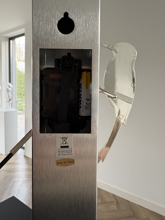 Image 1 of Reloj de diseño moderno Karlsson Woodpecker en acero inoxidable