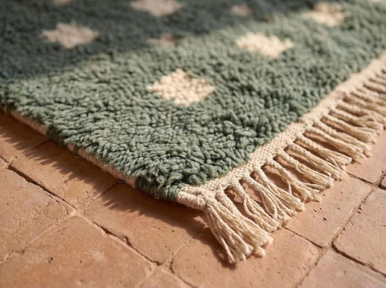 Image 1 of Handmade Berber rug in pure wool, green and white, size 250x150 cm