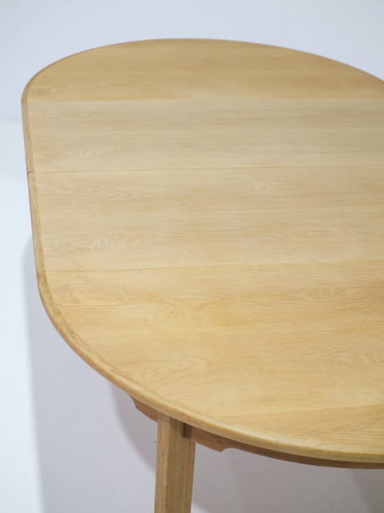 Extendable round oak Danish vintage dining table, Wood, Brown, Scandinavian (photo 11 of 15)