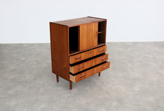 Image 1 of Vintage teak Deense kast
