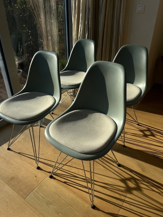 Image 1 of 4x Vitra Eames DSR Stuhl