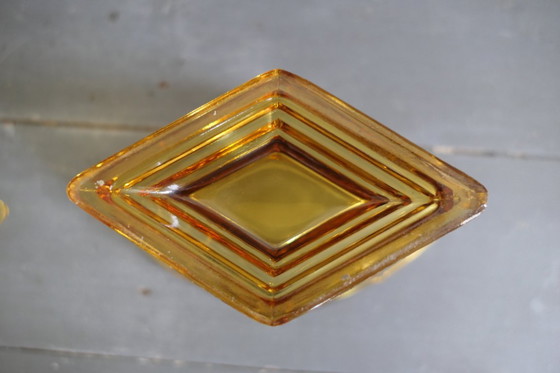 Image 1 of Vaso Art Déco in vetro pressato ambrato pique fleur