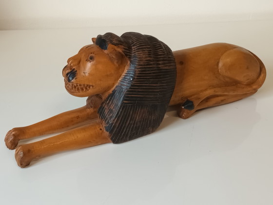 Image 1 of Hölzerner Löwe Volkskunst