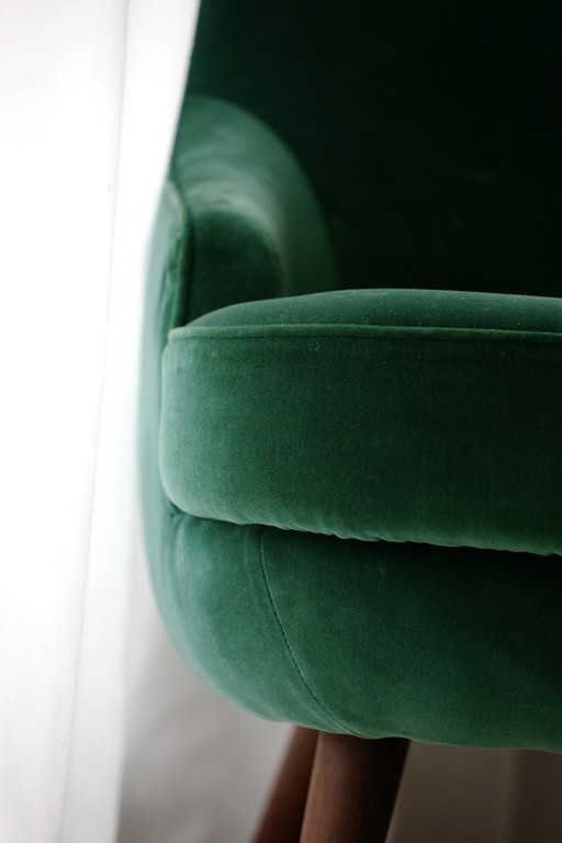 (2x) WALTER KNOLL Armchairs | Model No. 375 & 376 in excellent condition