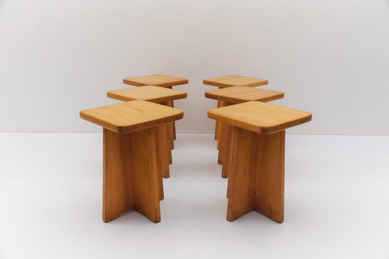 Image 1 of Conjunto de 6 taburetes de roble al estilo de Pierre Chapo, Francia, años 60