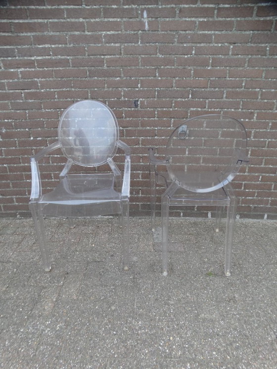 Image 1 of Louis Ghost de Kartell, diseño de Philippe Starck