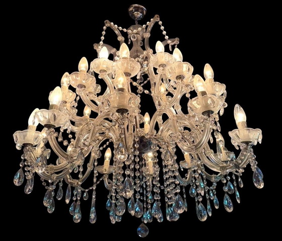 Image 1 of Bellissimo enorme lampadario di cristallo