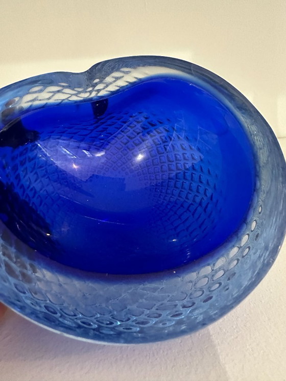 Image 1 of Vintage Murano stijl blauw geblazen glazen schaal