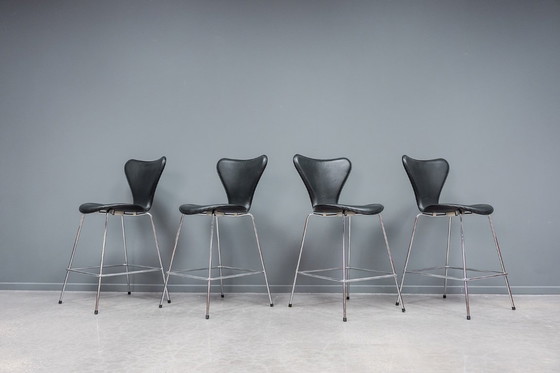 Image 1 of Taburete de bar Serie 5