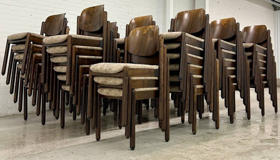 Image 1 of Lotto 69 sedie impilabili in legno vintage