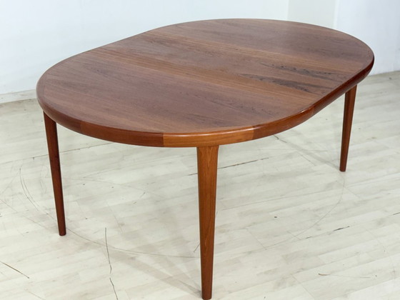 Danish Design Teak Round Dining Table - Extendable / Teak Dining Table / Mid Century Teak Table / – Wood (photo 7 of 18)