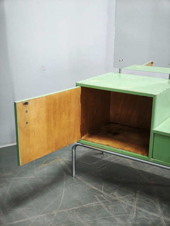 Image 1 of Bauhaus groene kaptafel met spiegel en chromen frame, Tsjechoslowakije jaren 1930