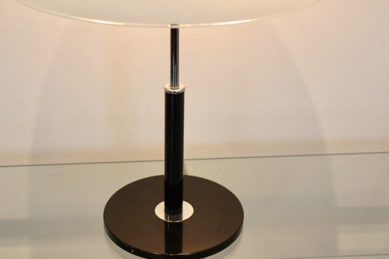 Lampada da tavolo in acciaio e vetro lattimo di Ikea, Lampade da tavolo, polished steel, Cromo, Nero (foto 6 di 9)