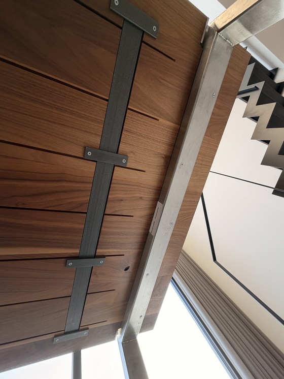 Image 1 of Wat mooi!! Bert Plantagie notenhouten eettafel