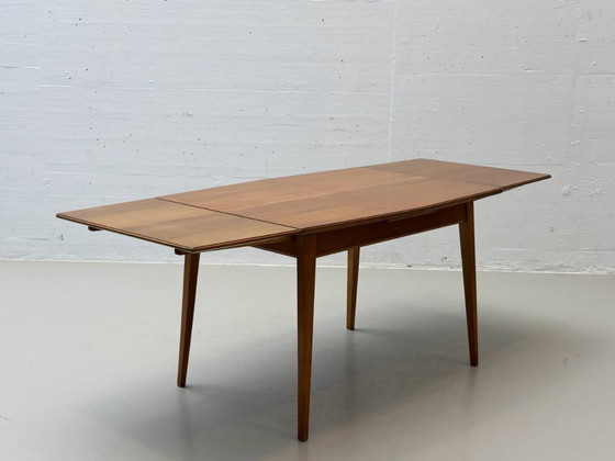 Image 1 of Uitschuifbare eettafel van kersenhout uit Willisau, Zwitserland, jaren 60.