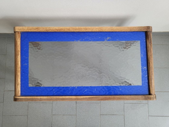 Image 1 of Vintage salontafel/bijzettafel uit de jaren 1940/1950 van beukenhout met kathedraalglas.