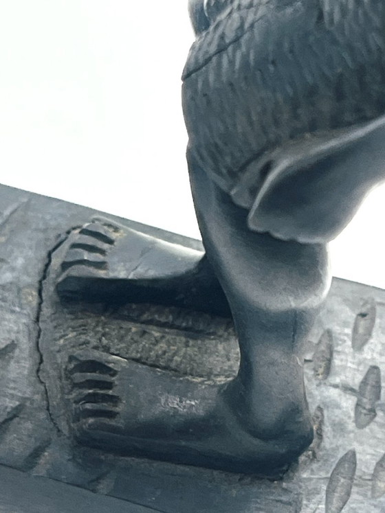 Ebenholz-Bildhauerei von zwei Trägern und ihrem Wild, Schwarz, Tribal (Foto 10 von 10)
