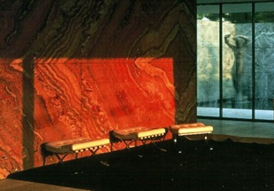 Image 1 of Wall, Jeff - Pulizia mattutina - Collezione di fotografie contemporanee