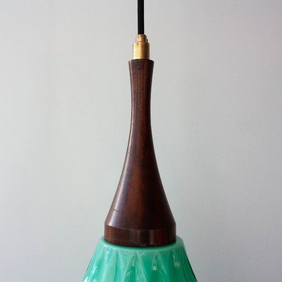 Image 1 of Suspension vintage portugaise en verre opalin turquoise des années 1960