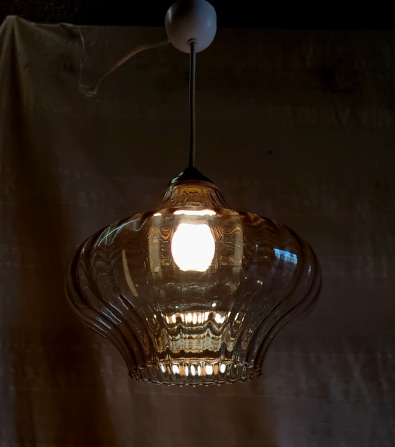 Lampada a sospensione di design anni '70 in vetro ambrato – Lampade a sospensione (photo 5 of 8)