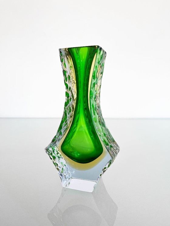 Image 1 of Vintage 1970s Mandruzzato Sommerso Murano vase