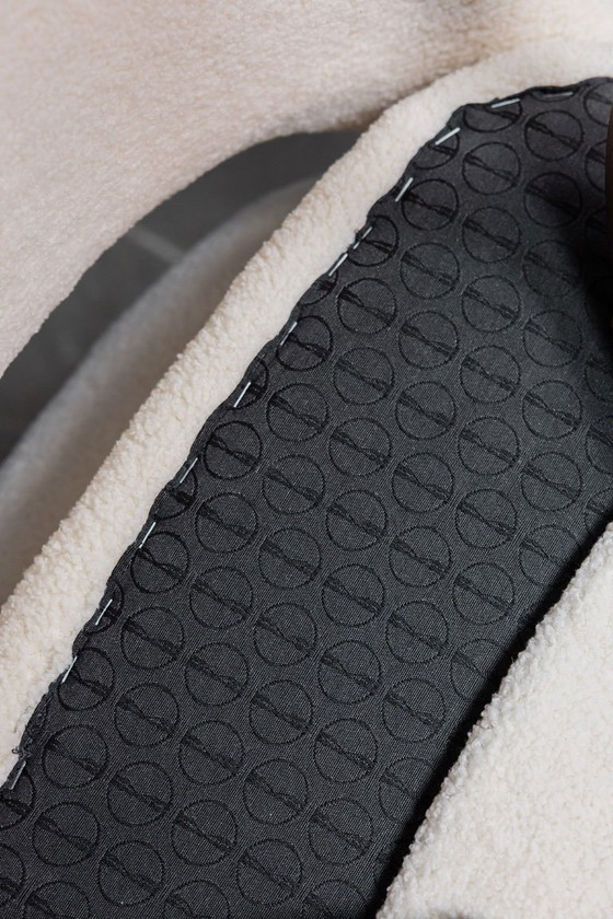 Image 1 of Executive chair, 6x