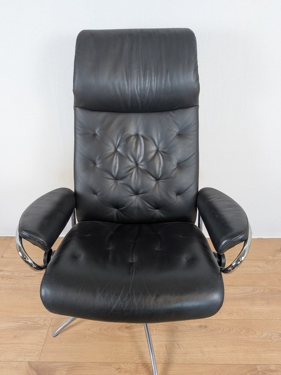 Image 1 of Poltrona reclinabile Stressless Magic | Pelle nera | Design scandinavo