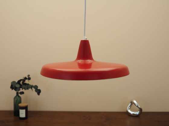 Lampada a sospensione industriale danese in metallo rosso, design moderno scandinavo, anni '60 (photo 3 of 12)