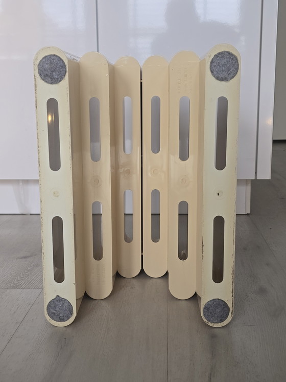 Vintage Kartell 4675 Lectuurbak – Giotto Stoppino (6-vaks) – Topstaat! – Tijdschriftenrek, Plastic (photo 11 of 12)