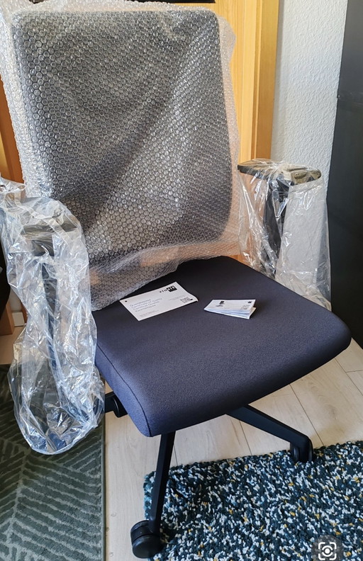 Toleo ergonomic office chair
